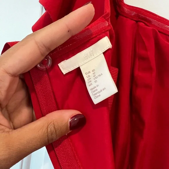 H&M Red Off the Shoulder Jumpsuit, Size 10 - Picture 8 of 8